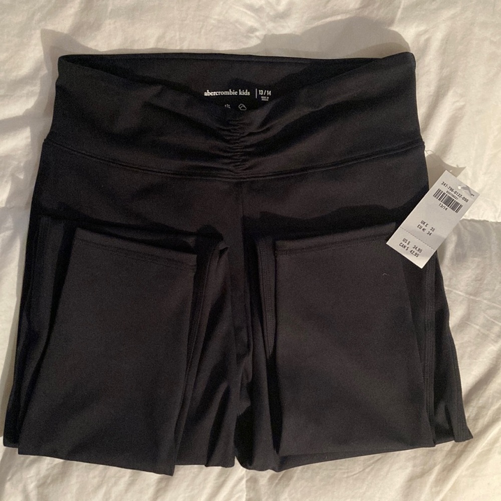 COPY - New with Tag Abercrombie’s kids girls legging size 13/14